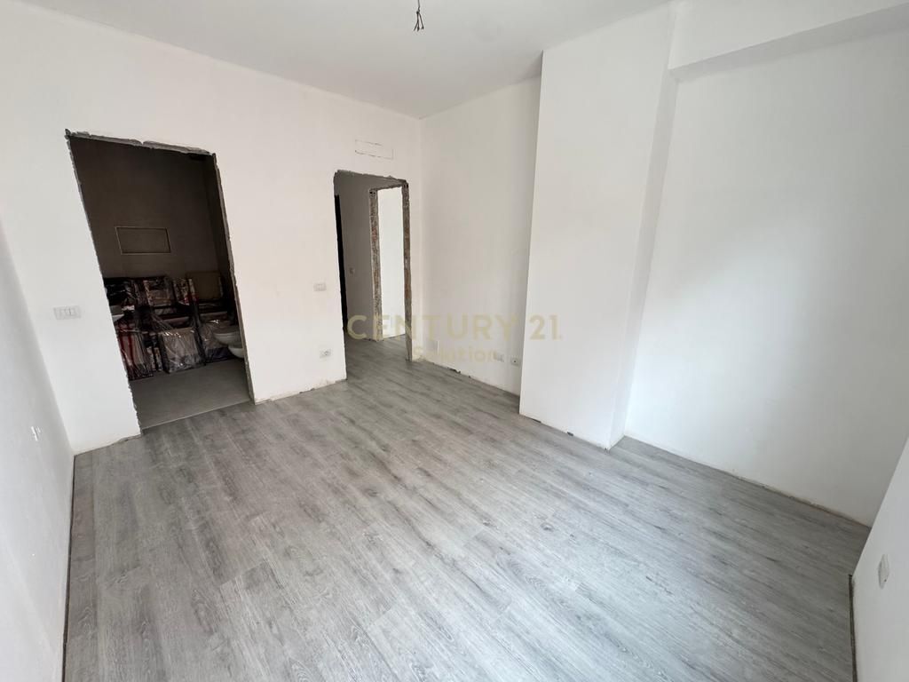 APARTAMENT 2+1+2 TUALETE PER SHITJE PRANE KOMPLEKSIT URBAN GATE 160,000 €