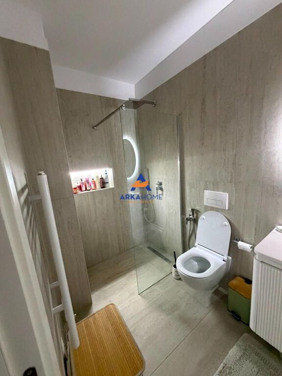 JEPET APARTAMENT ME QERA 1+1+BALLKON 'LIQENI I THATE, RRUGA PETI" 65.000 LEKE