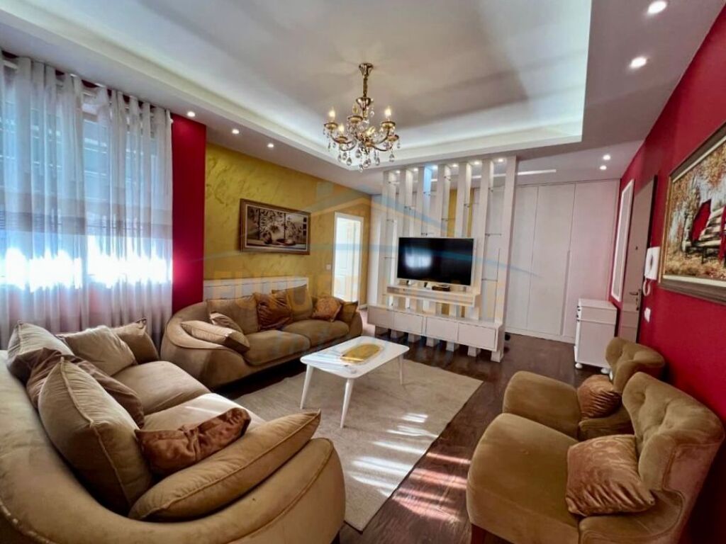 Qera, Apartament 1+1+Verandë, Ish Dogana, Tiranë.