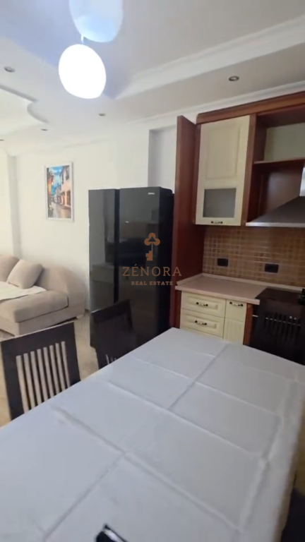 Jepet e qera apartament 2+1 – Bulevardi Zhanë D'Ark (D211015TR)