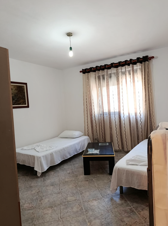 Qera | Shtëpi private 1 + 1 | Rruga Todi Shkurti | 350 €/muaj