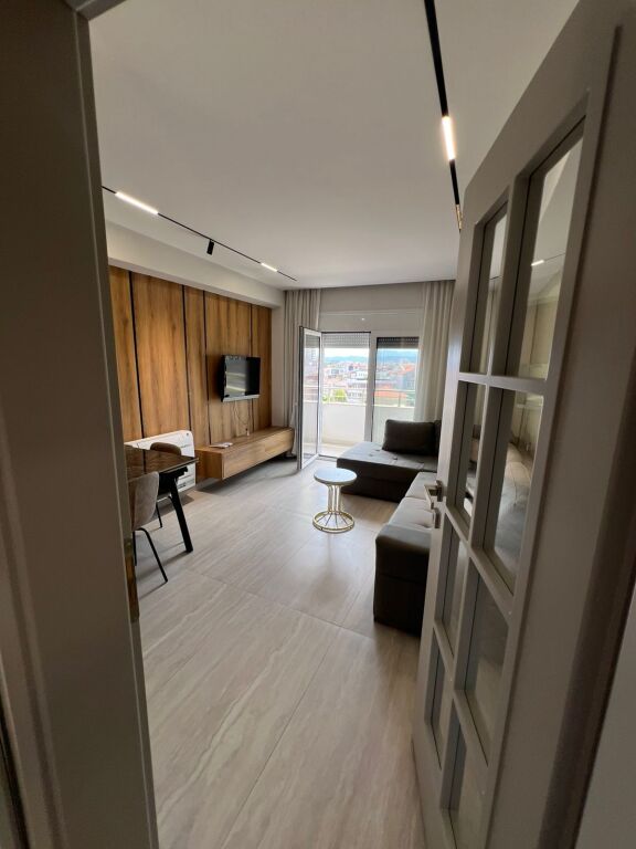 Shitet Apartament 2+1 në Lagjen 17, pranë Ujësjellësit, Durrës