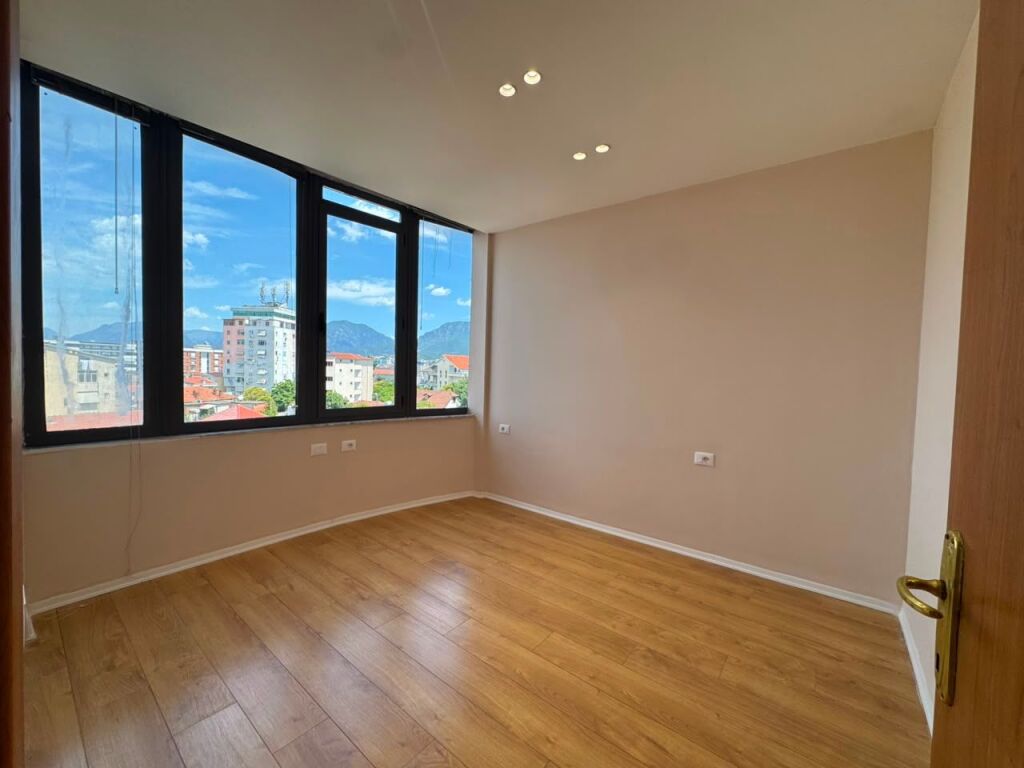 Shitet , Apartament 2+1, Ali Demi, Tirane . Empire71471