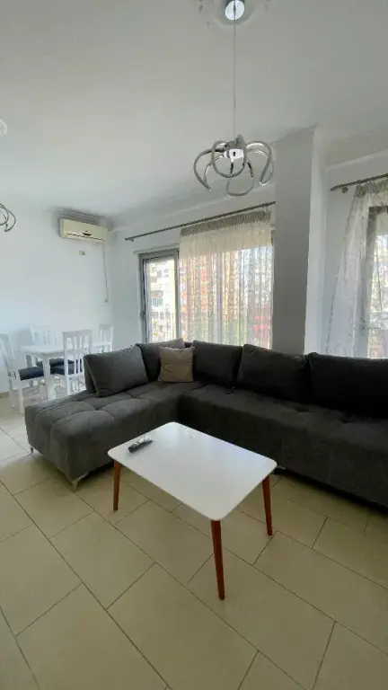 Affitto | Apartament 1 + 1 | Rruga Him Kolli | 800 €/mese