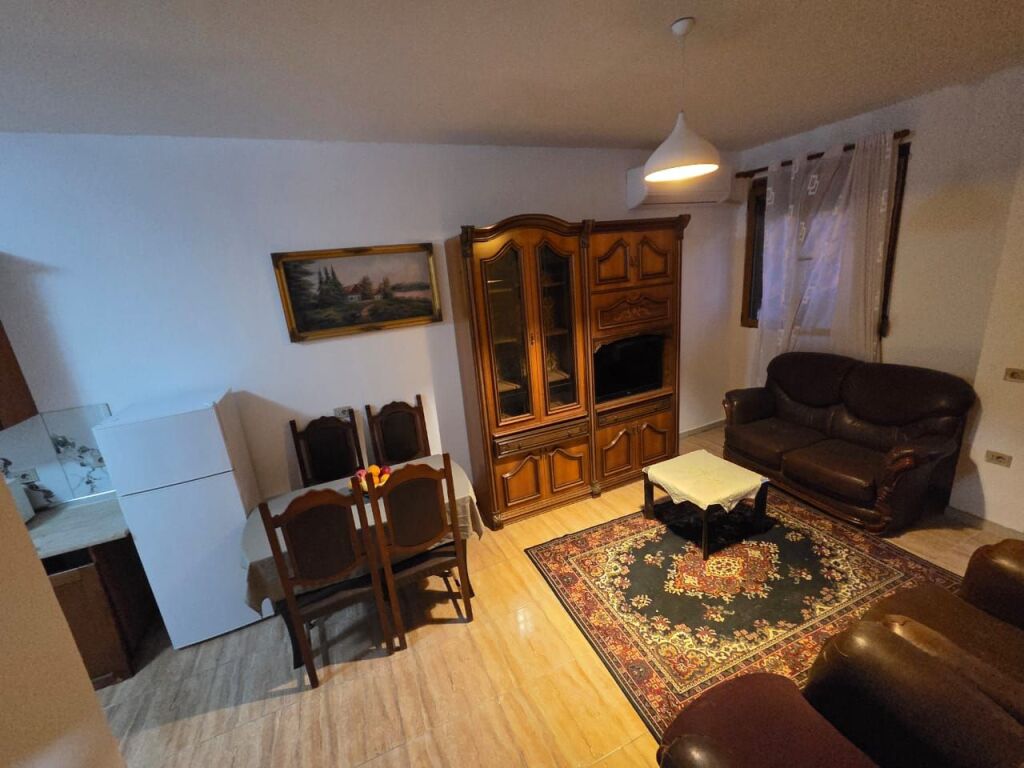 Qera | Vilë 2 + 1 | Rruga Jordan Misja | 450 €/muaj