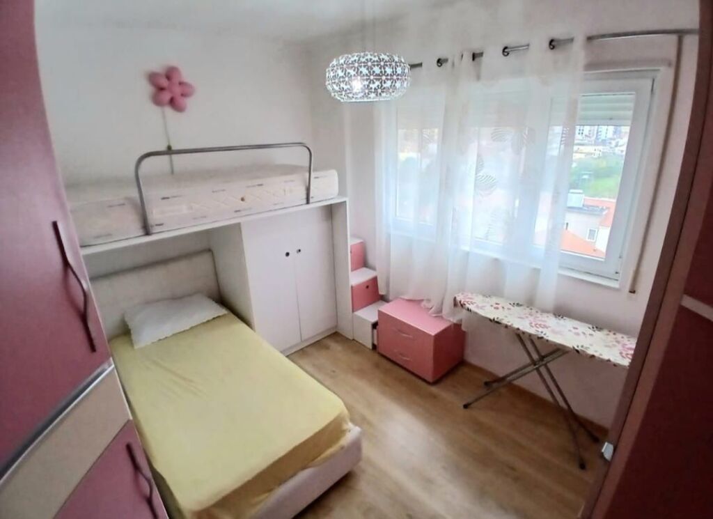 Jepet me qira 2+1 Ali Demi 550 mije leke