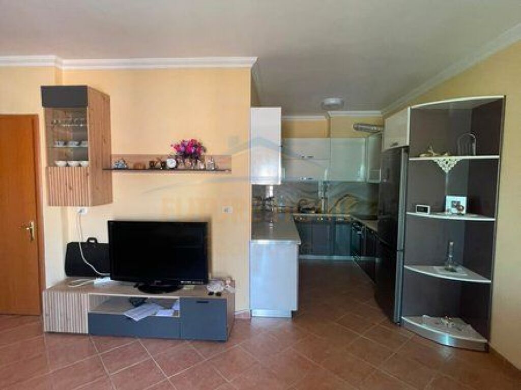 Qera, Apartament 2+1+2, Rruga "Jordan Misja", Tirane