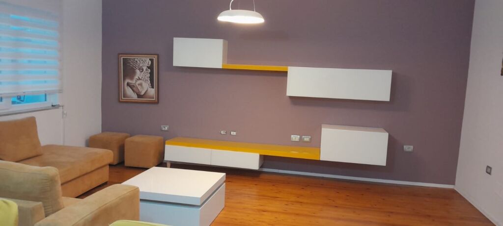 Appartamento 2+1, Via Kosovareve!