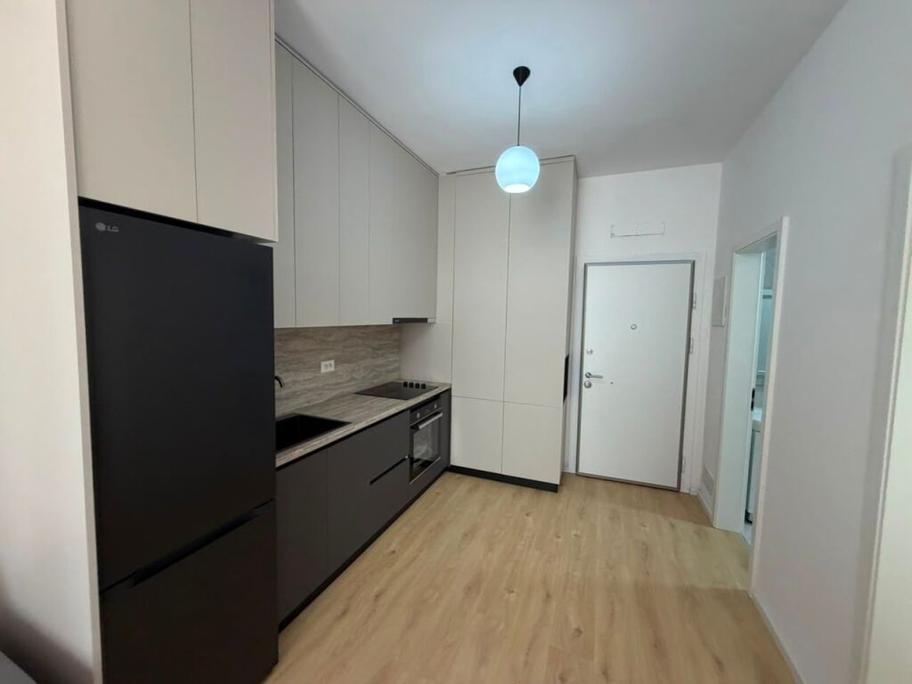 🏡 Affittasi appartamento 1+1  📍 Posizione: Complesso Kadiu💰 Prezzo: 45.000 lek/mese. Trattabile