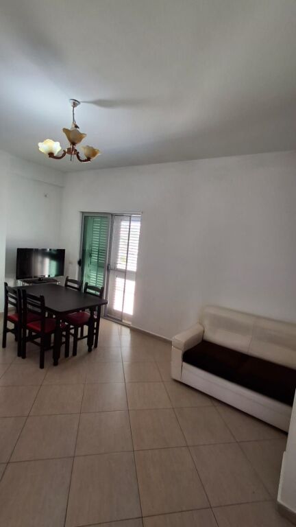 **Apartament me Qira – Eftali Koçi, Durrës**