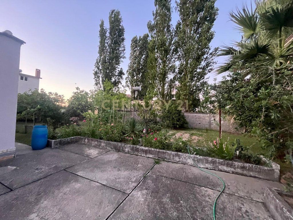 SHTËPI PRIVATE PËR SHITJE NË ZONËN E SHKOZETIT, DURRËS !!!!