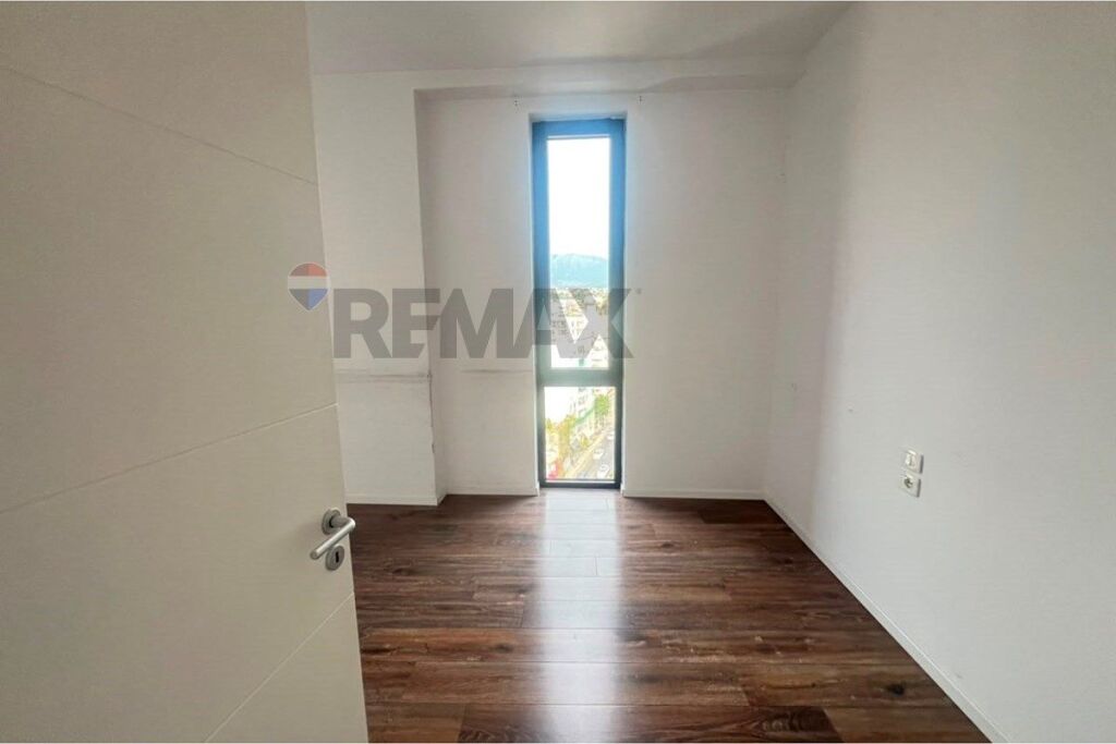 Zyrë - Për Qira - Gjuhët e huaja, Tiranë(ID: 530191031-778)