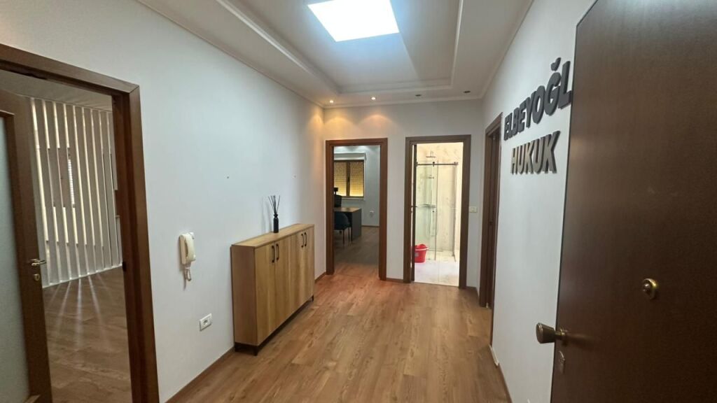 Apartament 3+1 per qira ne Bllok