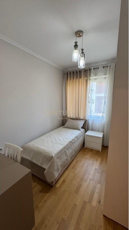 🏡 Shitet apartament 3+1 me post parkimi pranë Kopshtit Zoologjik!