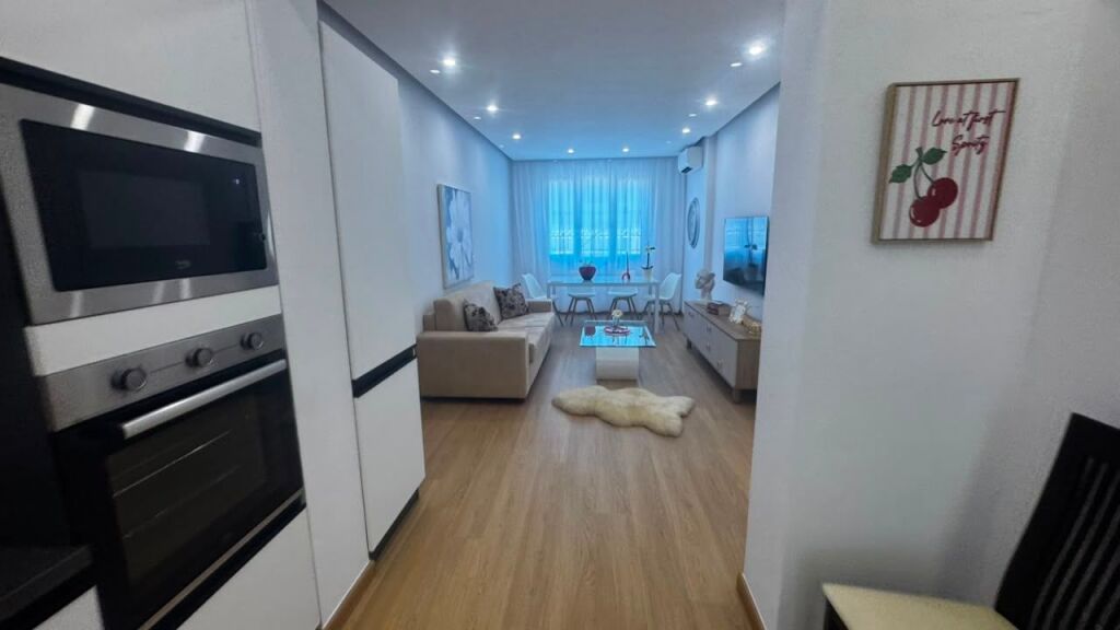 Jepet me Qira: Apartament 1+1 me Garderobë te Garda