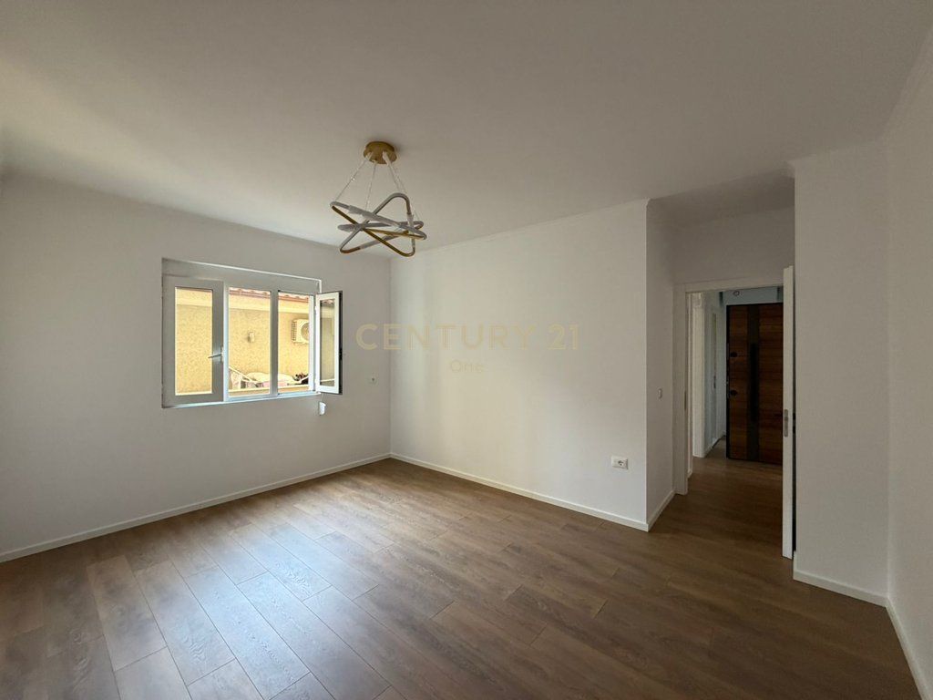 SHITET APARTAMENT 1+1 TEK RRUGA DRITAN HOXHA 128,000 €