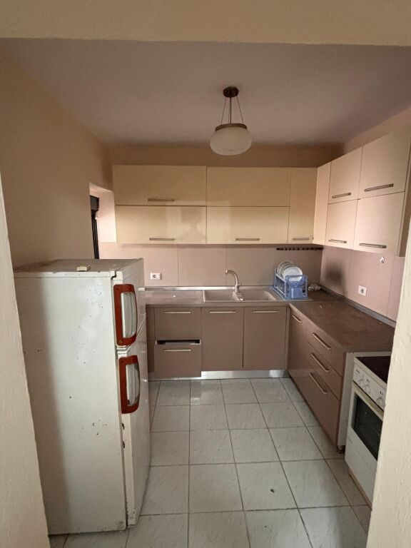 Affitto | Shtëpi private 1 + 1 | Rruga Myslym Keta | 350 €/mese
