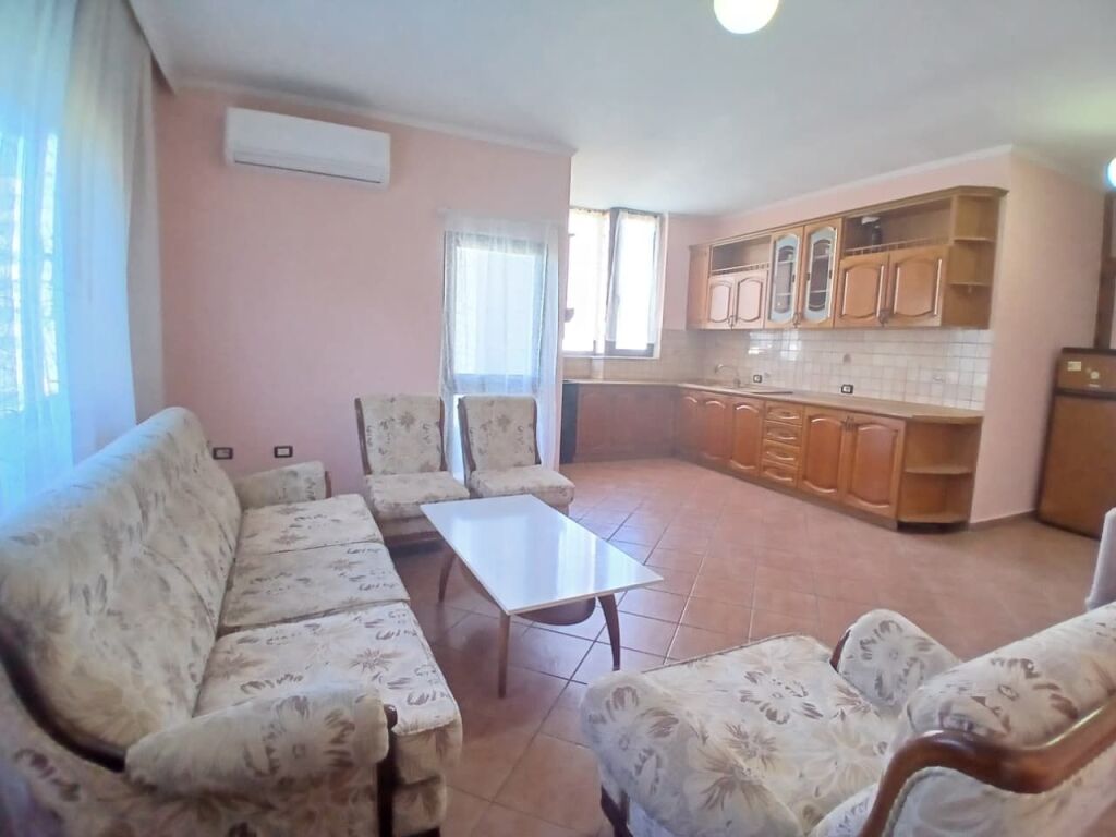 Jepet Me Qera Apartament 2+1+2 Tualete +2 Ballkone