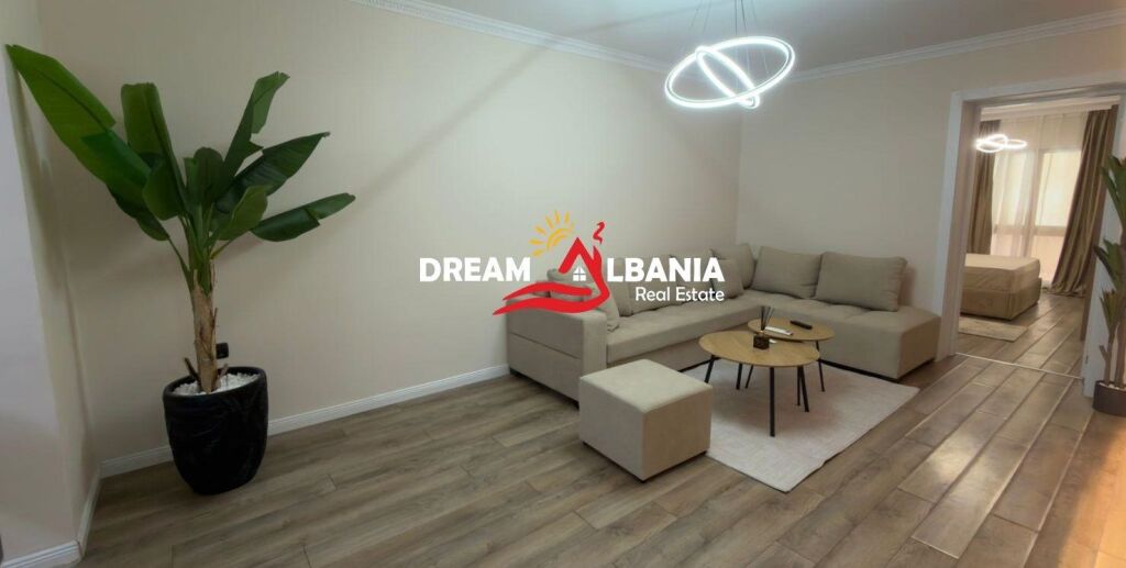 AAppartamento 2+1 con posto auto in affitto vicino al Tribunale di Tirana (ID 5229001)