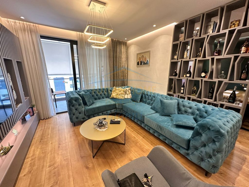 Qera, Apartament 3+1+2, Residenca Alba, Tiranë. 1,100 €