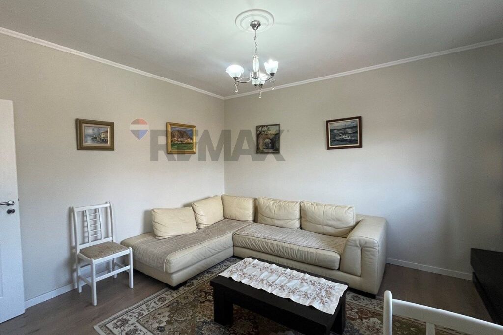 Apartament 2+1 Rruga Fortuzi, pranë Bulevardit Zogu i Parë, Tiranë.