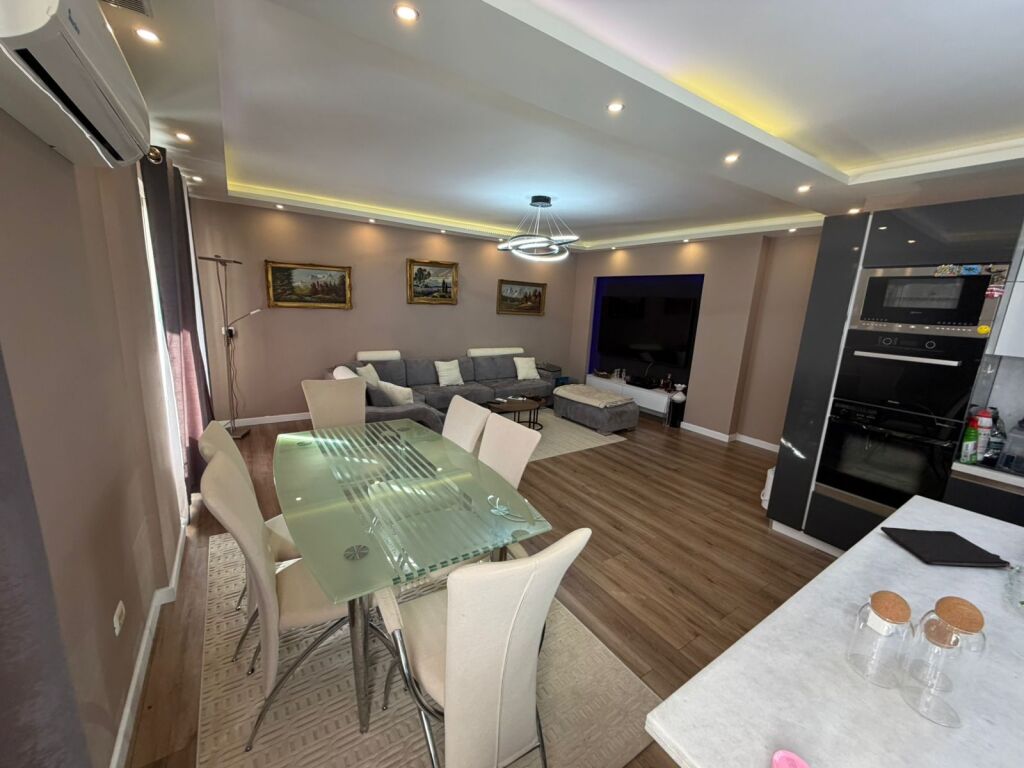 Apartament 3+1+2 per shitje Rruga e Thesarit Fresk !