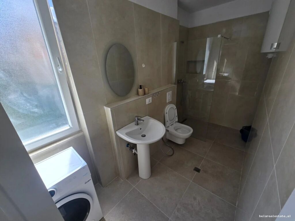 Appartamento In Affitto 1+1 Vicino al Ex Mercato Elettrico (ID B2101800) Tirana
