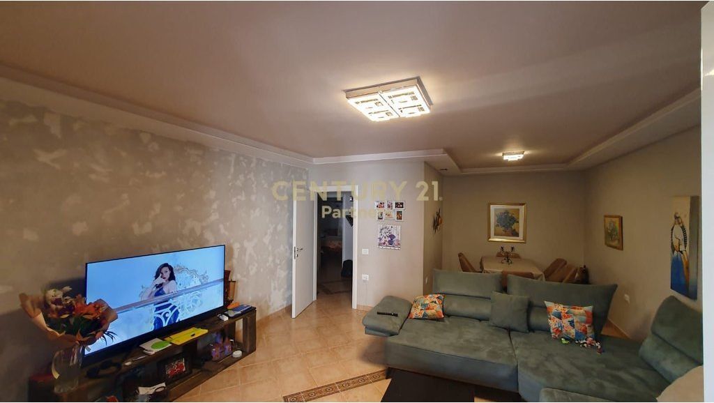 Apartament me qira 2+1+2 tek Vasil Shanto