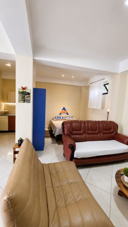 JEPET GARSONIERE ME QERA 50M2 "AFER LIQENIT" 350.000 LEKE