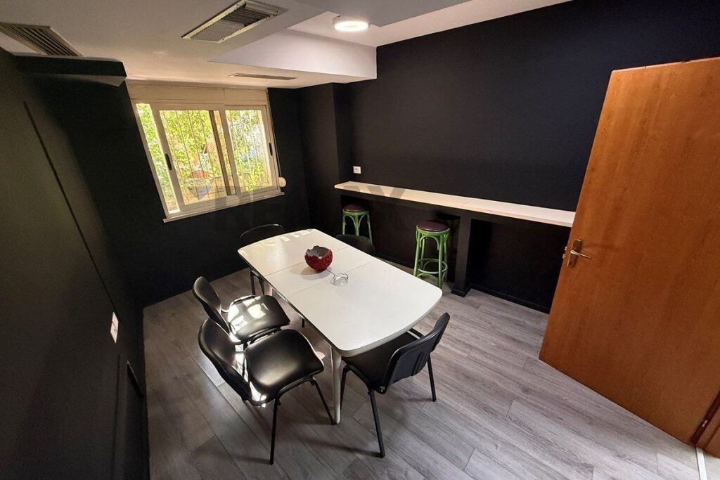 Office space for rent Petro Nini