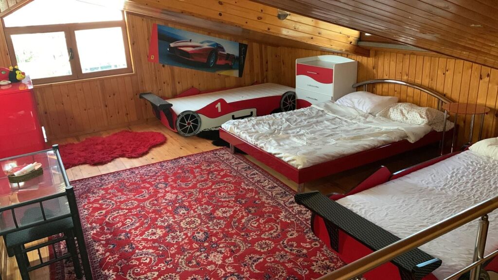 Jepet me Qira 2+1 Kati 4 i nje vile - Rreth-rrotullimi i Shkozes, Tirane