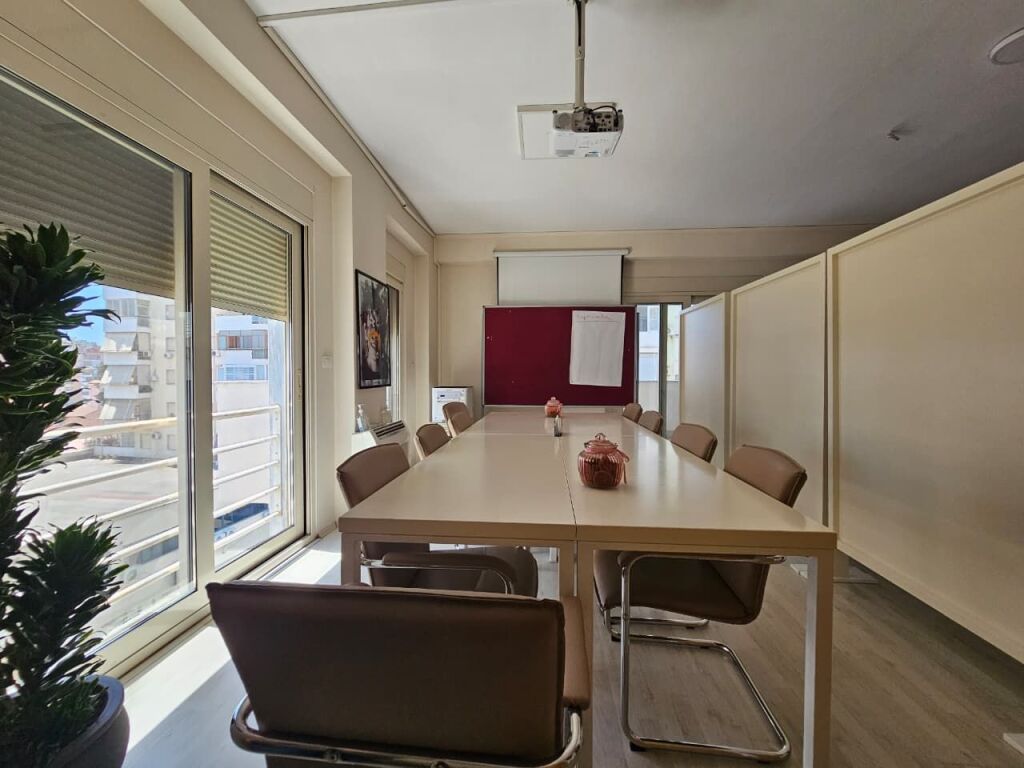 Apartament 4+1+3 ne shitje Pazari i Ri!