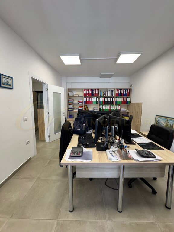 OFFICE FOR RENT, PARIS MUNICIPALITY