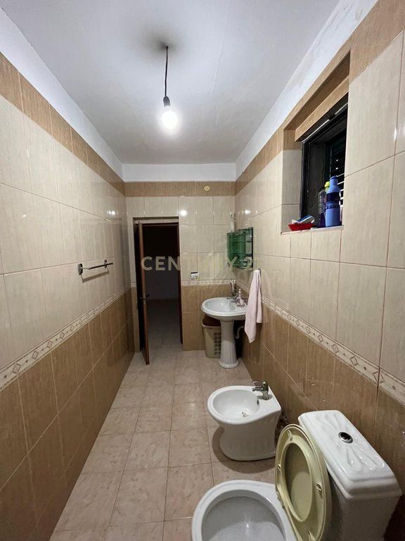 SHTËPI PRIVATE PËR SHITJE NË ZONËN E SHKOZETIT, DURRËS !!!!