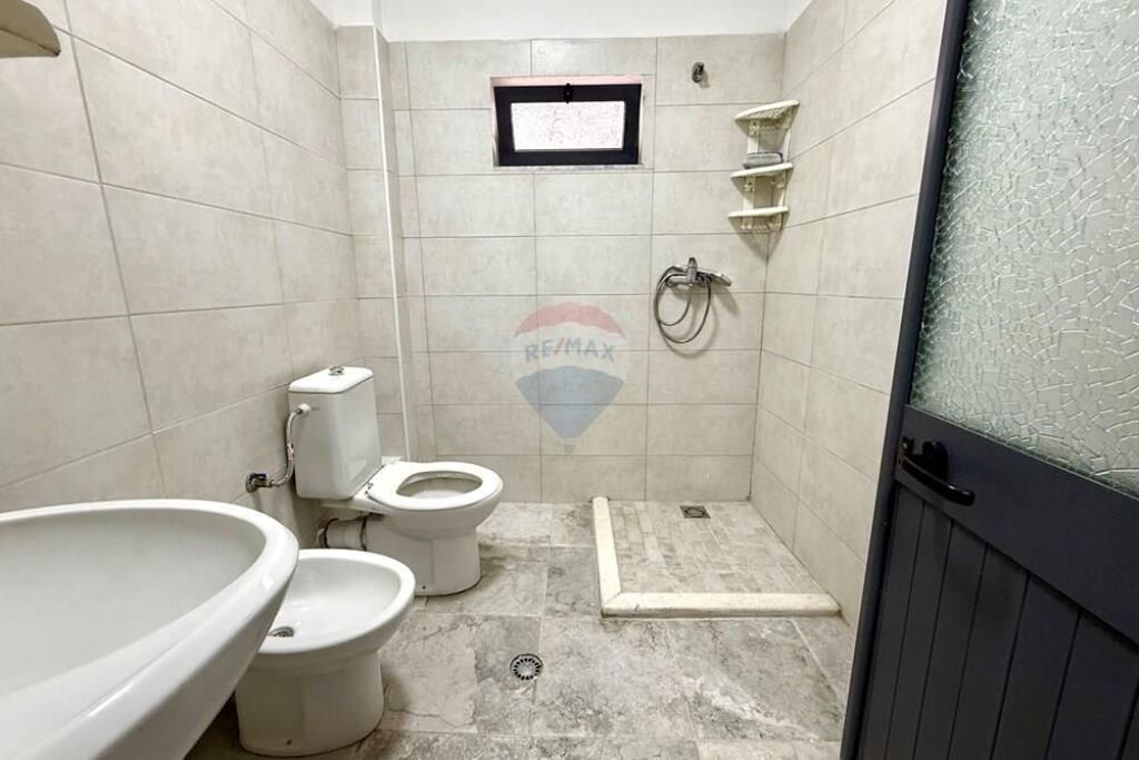 Garsoniere ne shitje, e mobiluar 95'000 euro!