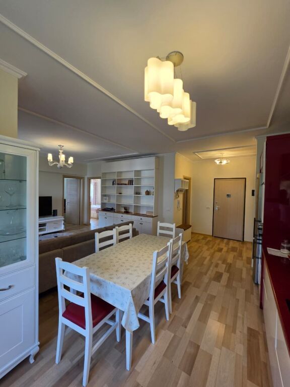 🏡 **FOR SALE: 2+1 Apartment with 2 Bathrooms 🚾 &amp; 1 Balcony 📍Liqeni i Thatë – FZ Residence | 105 m² 🌇 | 5th Floor 🔥 | Title Deed | Fully Furnished (€230,000 💸) 🌐**