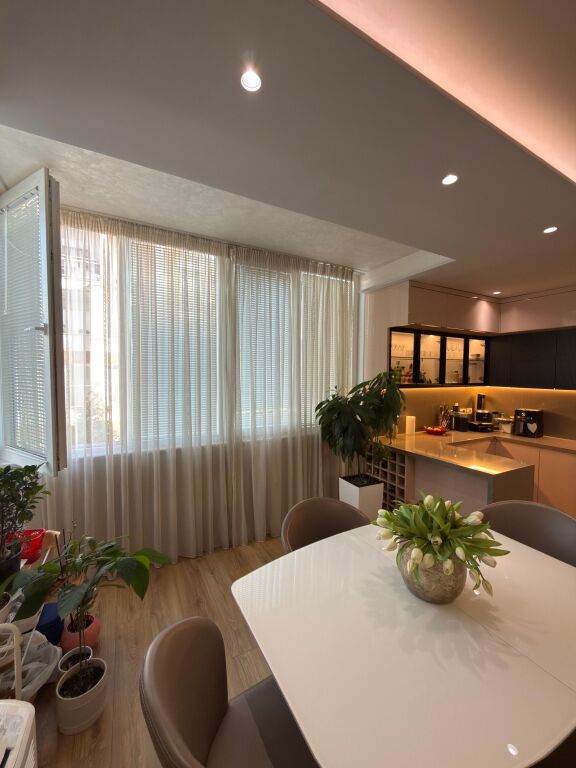 SHITET APARTAMENT TEK KOMUNA E PARISIT