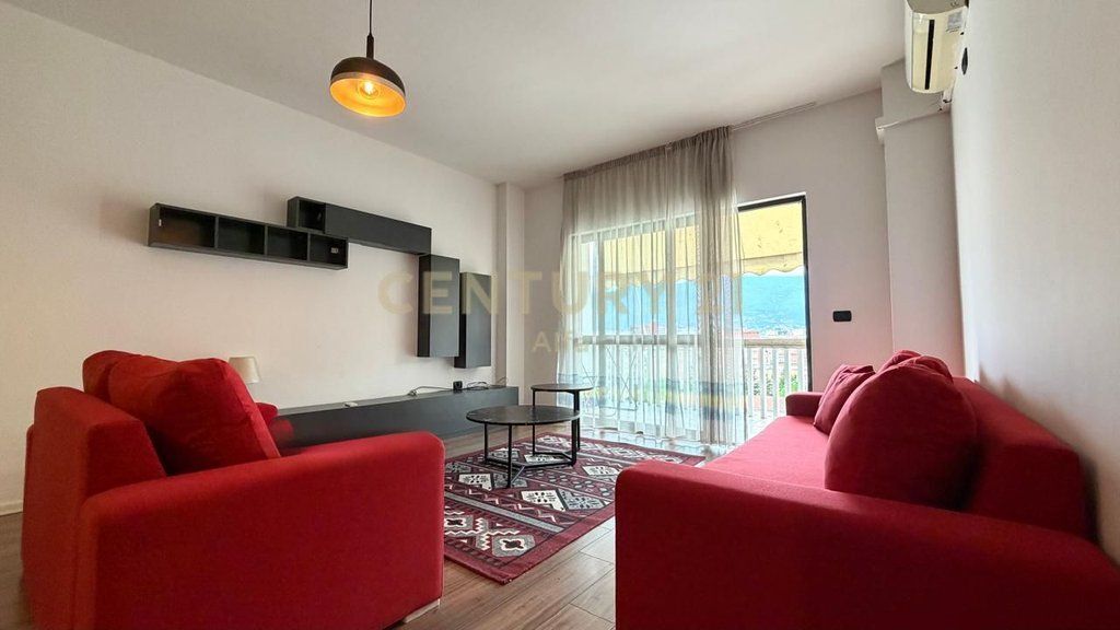 APARTAMENT ME QIRA 1+1 TEK LICEU ARTISTIK ! 800 € /Muaj