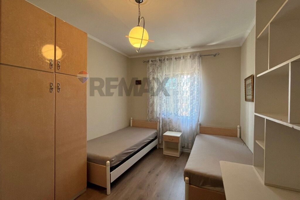 Apartament 2+1 Rruga Fortuzi, pranë Bulevardit Zogu i Parë, Tiranë.