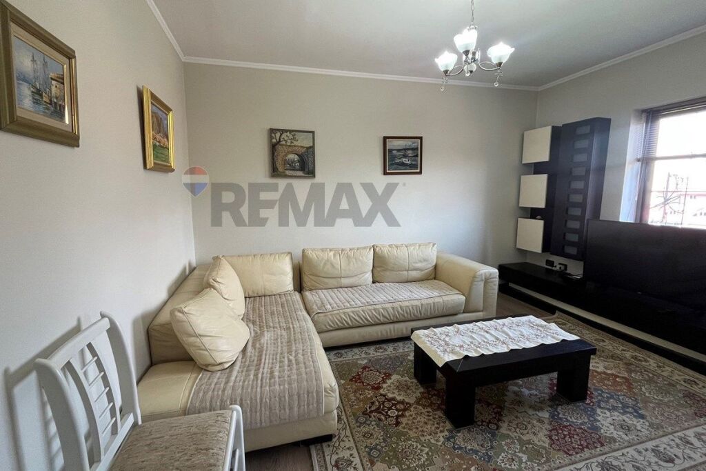 Apartament 2+1 Rruga Fortuzi, pranë Bulevardit Zogu i Parë, Tiranë.