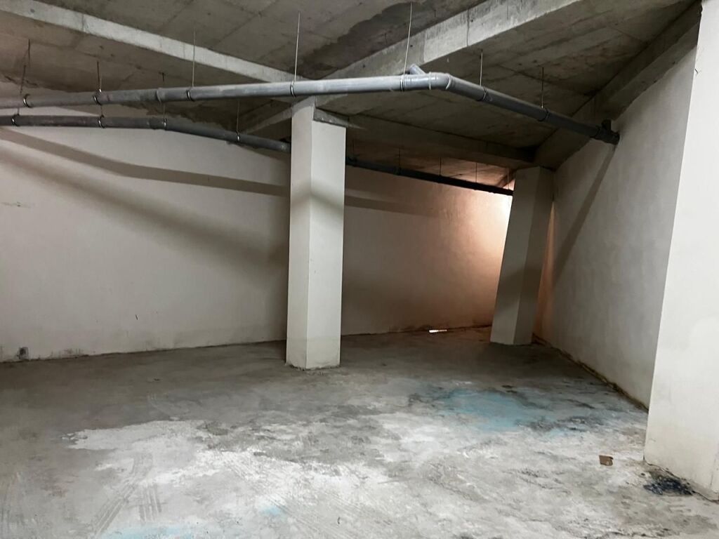 Affitto | Ambjent Biznesi/magazine | Farmacia 10 | 800 €/mese