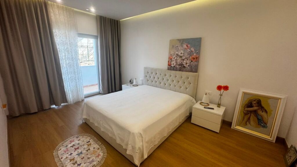 Jepet me Qira: Apartament 1+1 me Garderobë te Garda