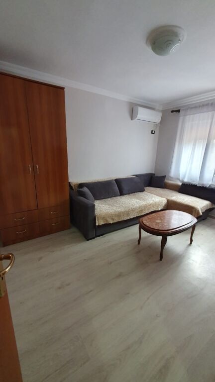 Apartament 1+1 me qera ne Myslym Shyr prane Kastratit