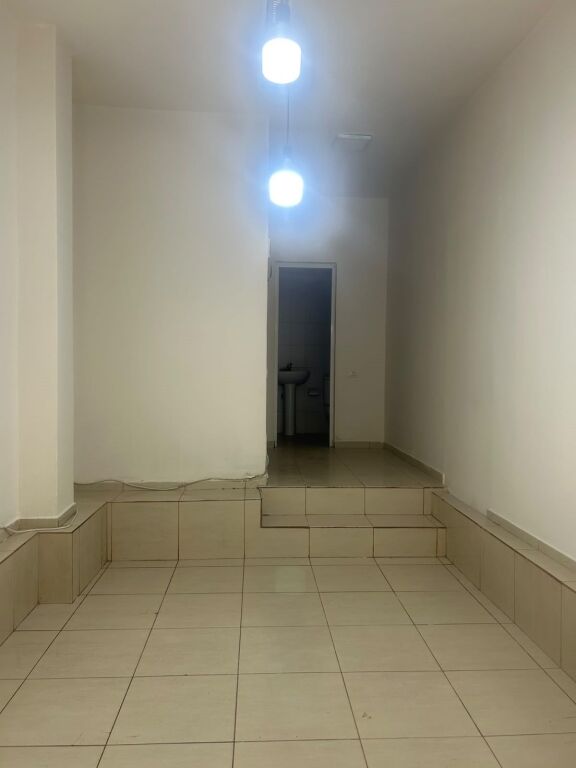 Affitto | Ambjent Biznesi | Rruga Ferit Xhajko | 350 €/mese