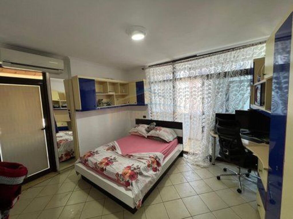 Qira, Apartament 3+1+2, Ish Parku I Autobuzave