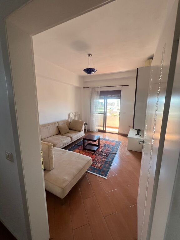Shitet Apartament 1+1 pranë Bulevardit Dyrrah, Durrës