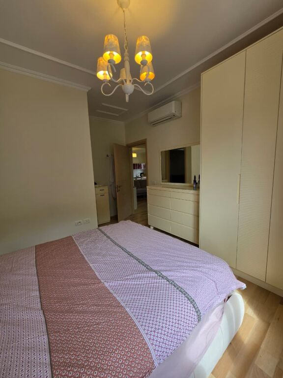 🏡 **FOR SALE: 2+1 Apartment with 2 Bathrooms 🚾 &amp; 1 Balcony 📍Liqeni i Thatë – FZ Residence | 105 m² 🌇 | 5th Floor 🔥 | Title Deed | Fully Furnished (€230,000 💸) 🌐**