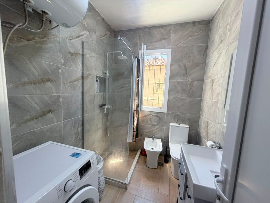 Affittasi Appartamento 2+1+1 Balcone SCUOLA NAIM FRASHERI