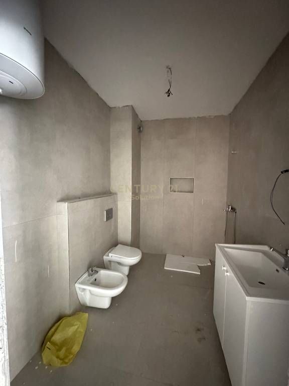 APARTAMENT 2+1+2 TUALETE PER SHITJE PRANE KOMPLEKSIT URBAN GATE 160,000 €