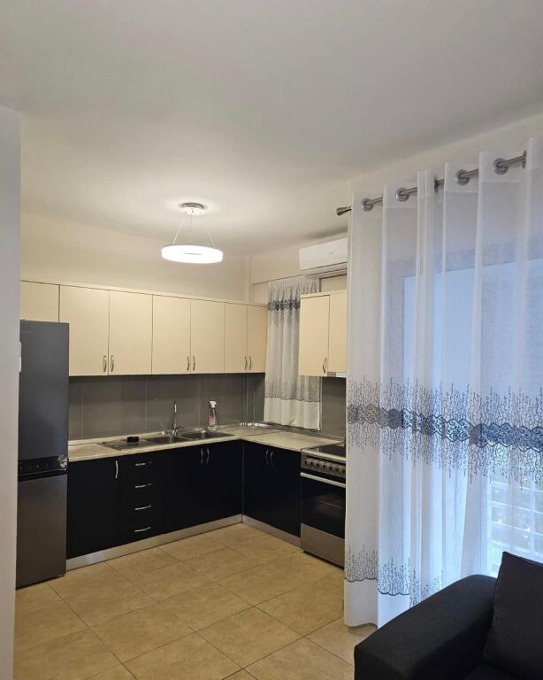 Qera | Apartament 2 + 1 | Rruga 5 Maji | 550 €/muaj
